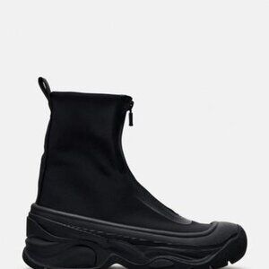 NWT ZIPPERED TECHNICAL FABRIC ANKLE BOOTS WOMENS SIZE 9